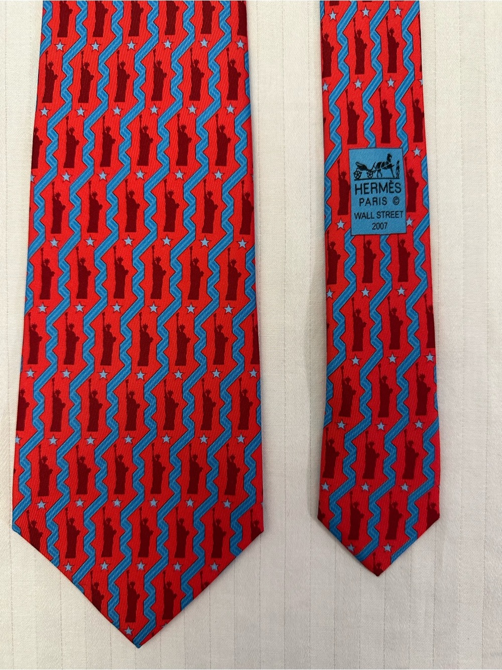Hermès Wall Street 2007 Statue of Liberty Silk Tie Red Blue Made in France